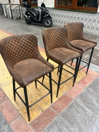 Taburetes de piel marrones (12 unidades)