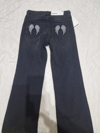 Jeans Bershka negros con alas M/38
