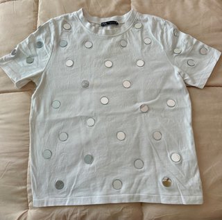 Camiseta Zara blanca con espejos