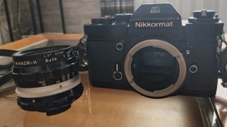 Nikkormat EL Cámara Analógica Negra