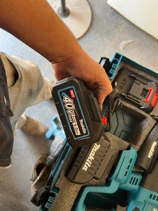 Martillo Percutor Makita con Maletín