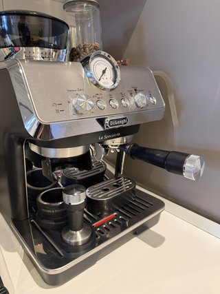 Cafetera De'Longhi La Specialista con molinillo