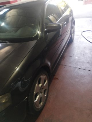 Baja el precio. Audi A3 del año 2006 pegatina B