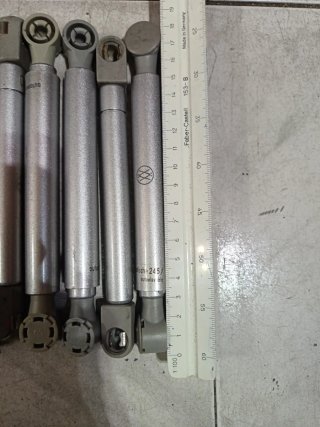 Pistoni idraulici ammortizzatori a gas