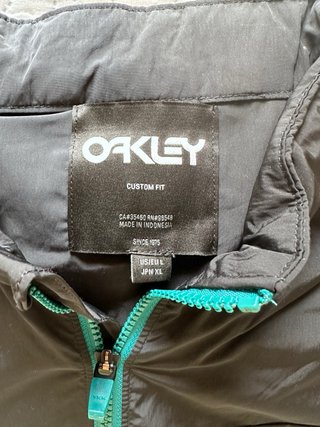 Chubasquero Oakley Hombre Talla L Negro/Turquesa
