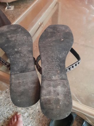 Chancletas de verano con pedrería