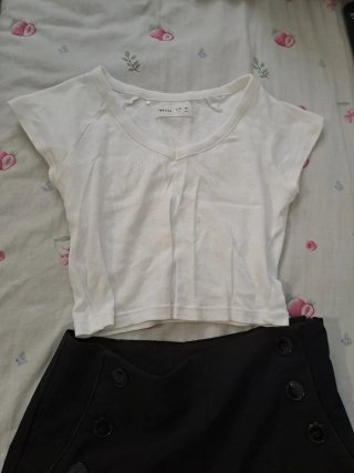 Conjunto Top Blanco y Shorts Negros Talla L