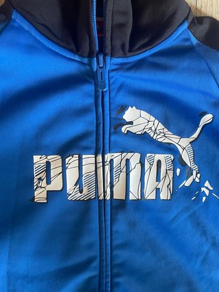 Chaqueta deportiva Puma azul y negra