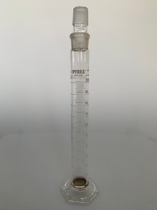 Probeta graduata Pyrex in vetro con tappo