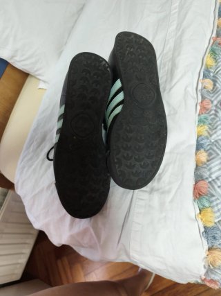 Zapatillas Adidas Samoa Negras y Verdes Agua