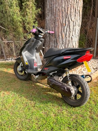 Yamaha Jog RR Negra