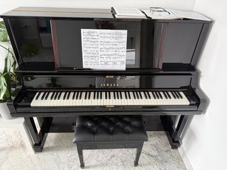 Piano Vertical Yamaha YUS5 - Hecho en Japón