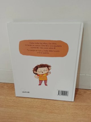 Libro infantil Tu cuerpo es tuyo (Lucía Serrano)