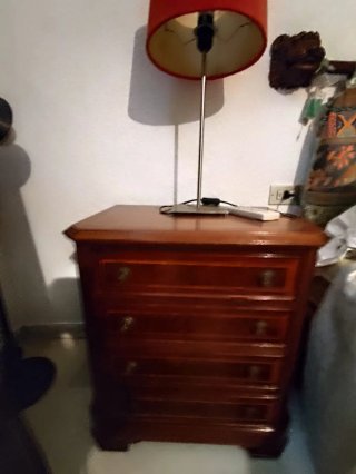 Dormitorio Matrimonio: Cómoda, 2 Mesitas de noche,