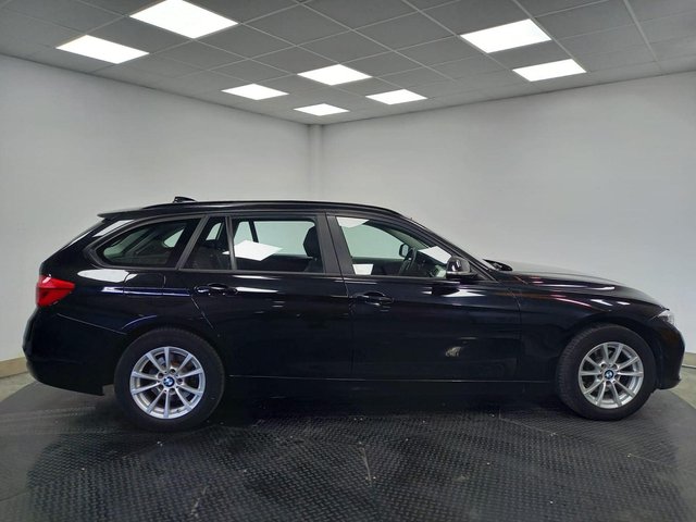 BMW SERIE 3 REEKS TOURING 318D (100 KW) 5D
