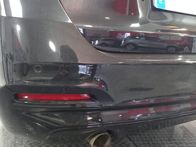 BMW SERIE 3 REEKS TOURING 318D (100 KW) 5D