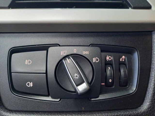 BMW SERIE 3 REEKS TOURING 318D (100 KW) 5D