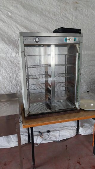 Set di attrezzature per la ristorazione: Affettatrice professionale e altro