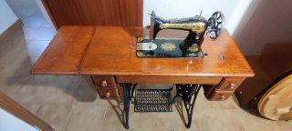 Máquina de coser Singer antigua