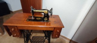 Máquina de coser Singer antigua