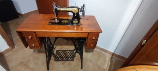 Máquina de coser Singer antigua