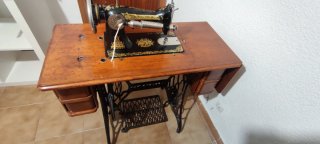 Máquina de coser Singer antigua