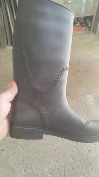 Botas de goma negras altas