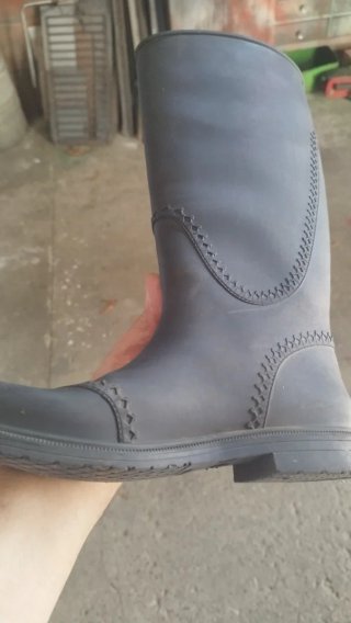 Botas de goma negras altas