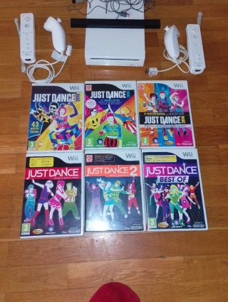 Console Nintendo Wii + 6 Giochi Just Dance