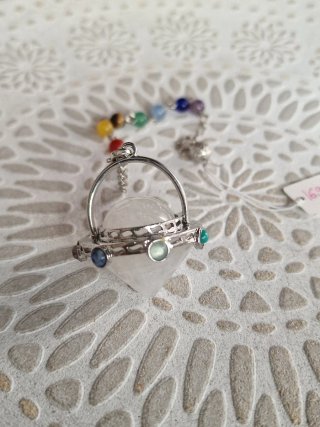Péndulo de cuarzo con piedras chakras