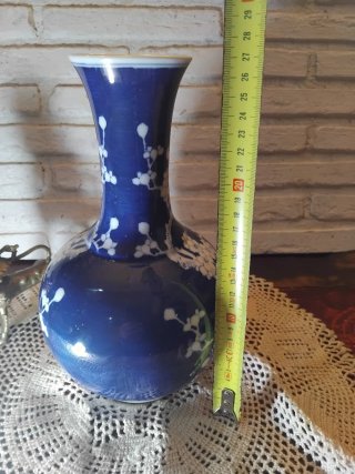 Jarrón de porcelana azul y blanco