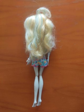 Lagoona Dot Dead Gorgeous.
