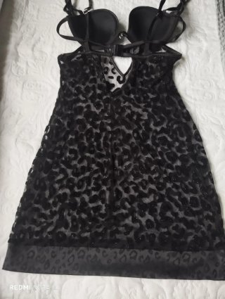 Lencería negra con estampado animal