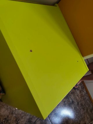 Escritorio con estantería incorporada