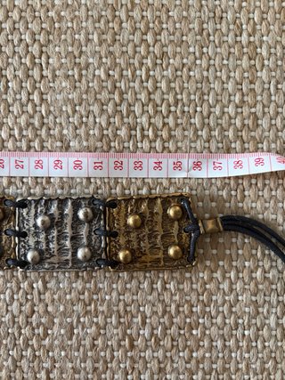 Cinturón placas metálicas con cordón
