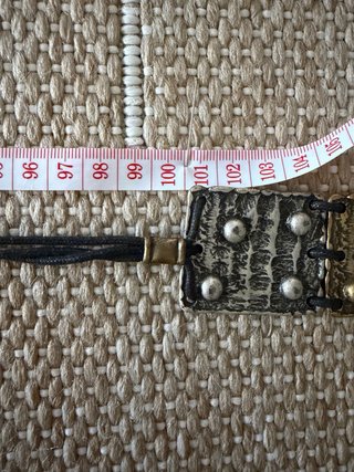 Cinturón placas metálicas con cordón