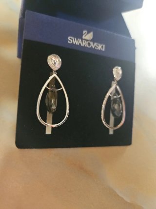 Pendientes Swarovski Aro Lágrima negra y Plata