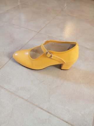 Zapatos de flamenco amarillos talla 37
