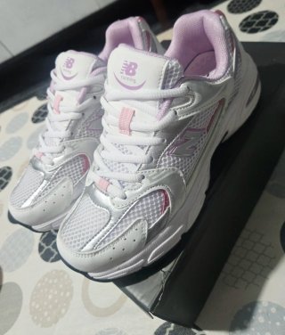 OFERTA!Zapatillas New Balance rosas y plata T.38