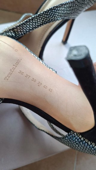 Zapatos de tacón Zara plateados talla 37