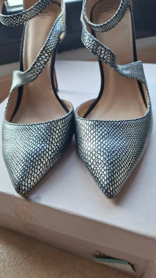 Zapatos de tacón Zara plateados talla 37
