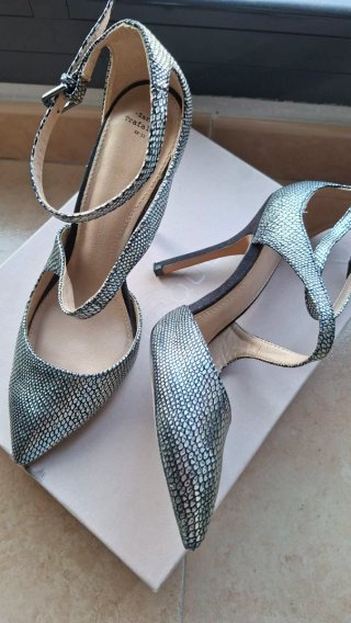 Zapatos de tacón Zara plateados talla 37