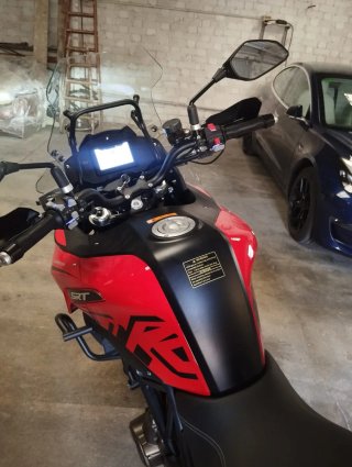 QJ Motor 700X TRAIL Roja 2026