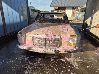 Mercedes-Benz 200 1975