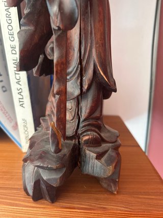 Figura madera china antigua