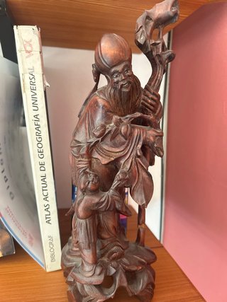 Figura madera china antigua