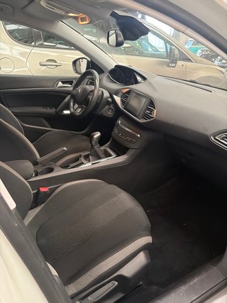 Peugeot 308 2016
