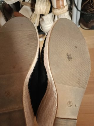 Sandalias negras cuña esparto