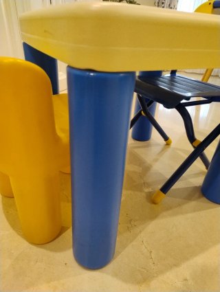 Mesa y 2 Sillas Infantiles Litle Likes