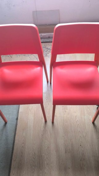 2 Sillas Rojas Metálicas y Plástico